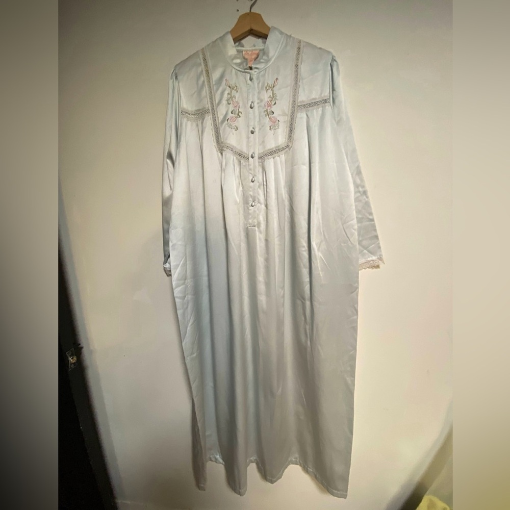 La Lingerie Light Blue Satin Embroidered Nightgown – M - Picture 2 of 11